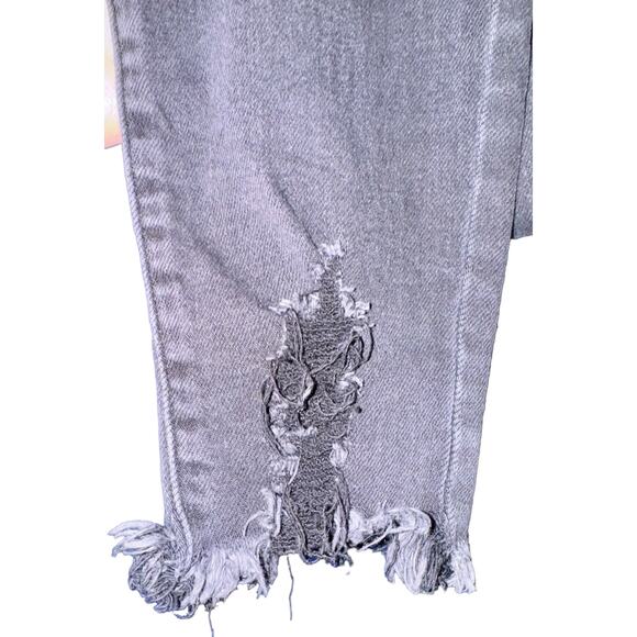 Stylish Black Distressed Women Jeans - Picture 7 of 12